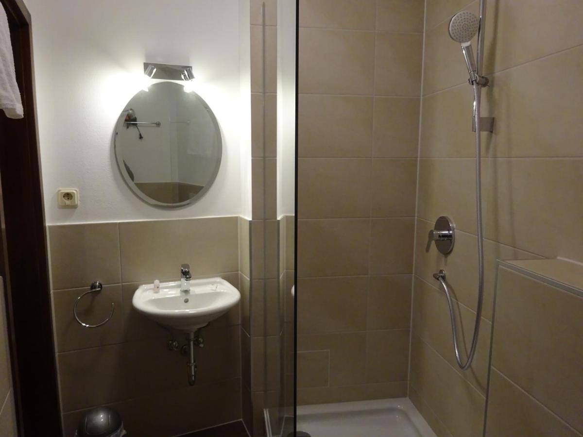 Hotel Weingaertner Манхайм Екстериор снимка